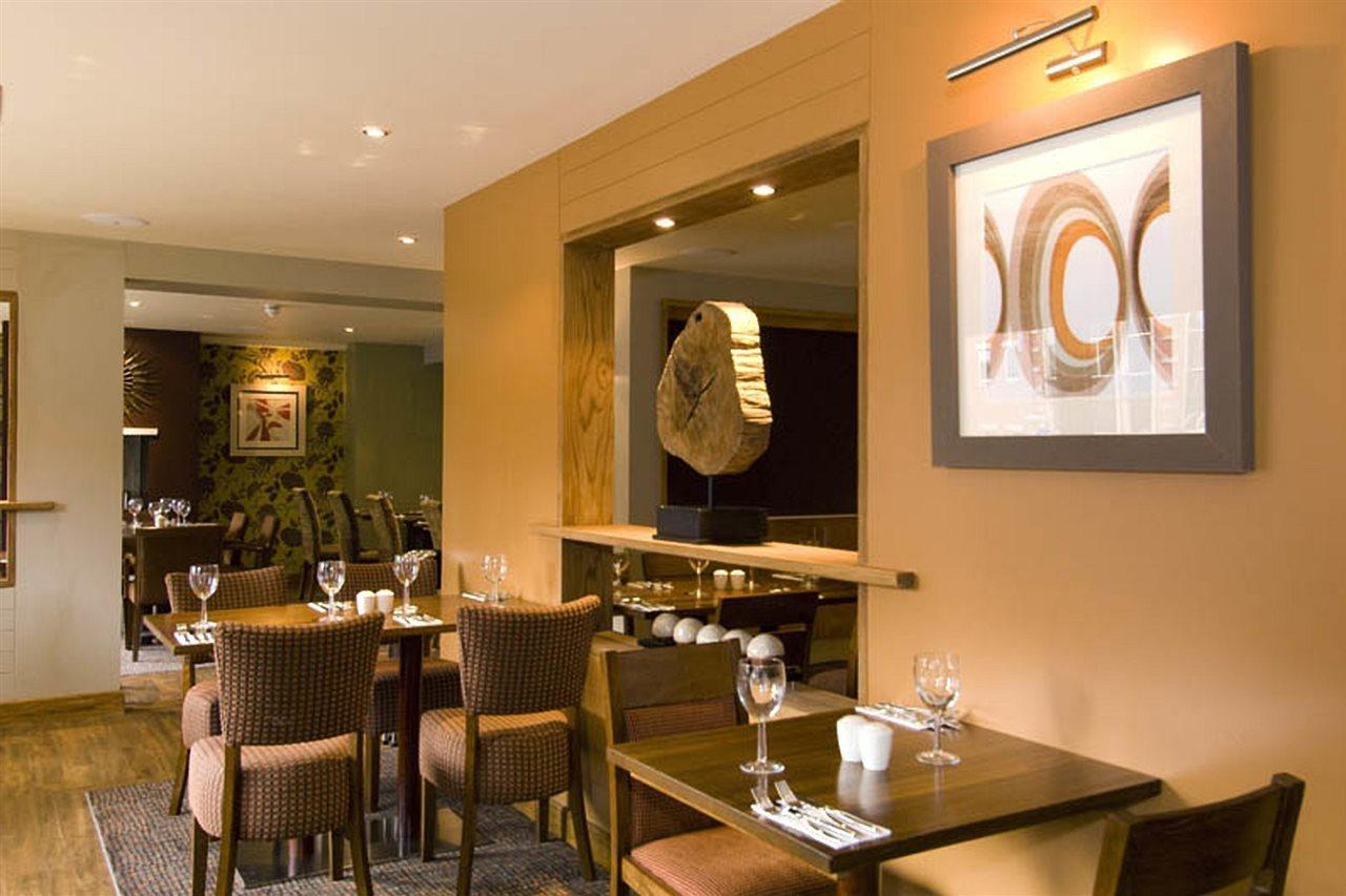 Premier Inn Brentwood Bagian luar foto