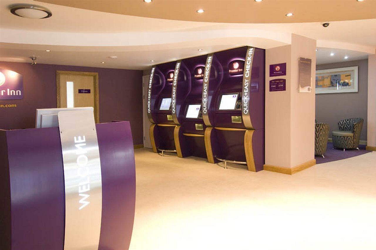 Premier Inn Brentwood Bagian luar foto