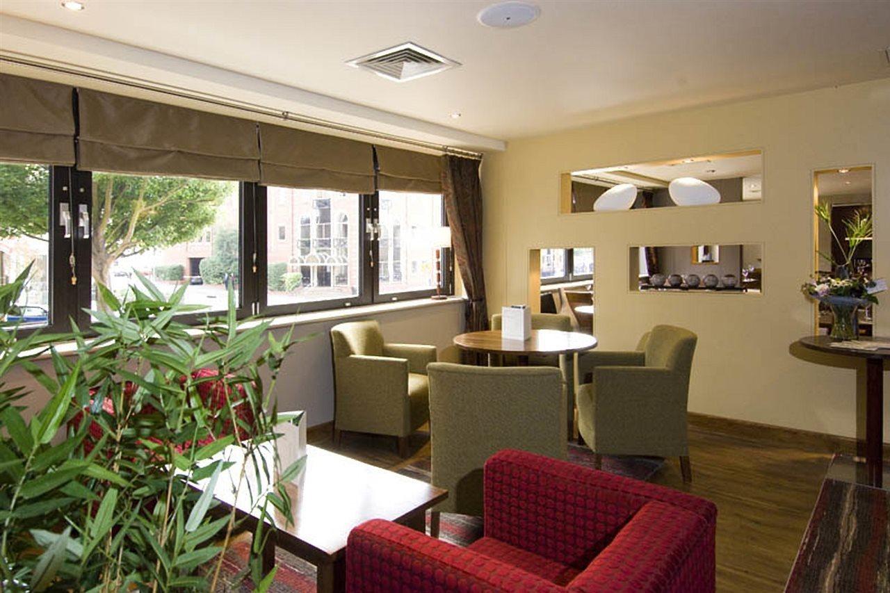 Premier Inn Brentwood Bagian luar foto