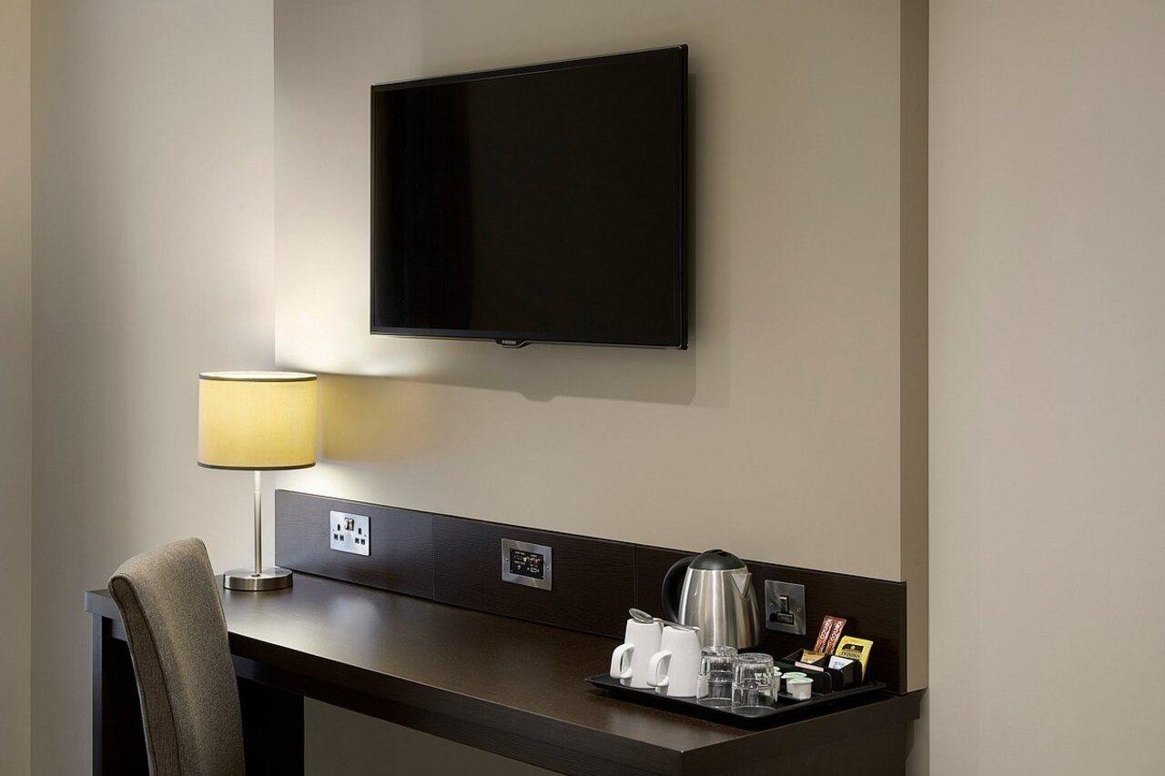 Premier Inn Brentwood Bagian luar foto