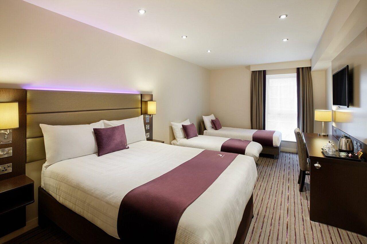 Premier Inn Brentwood Bagian luar foto