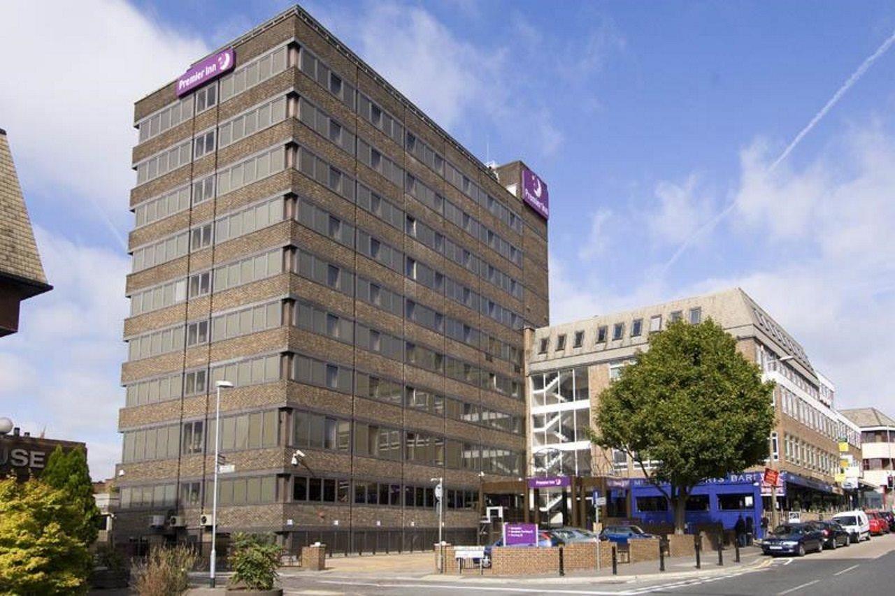 Premier Inn Brentwood Bagian luar foto