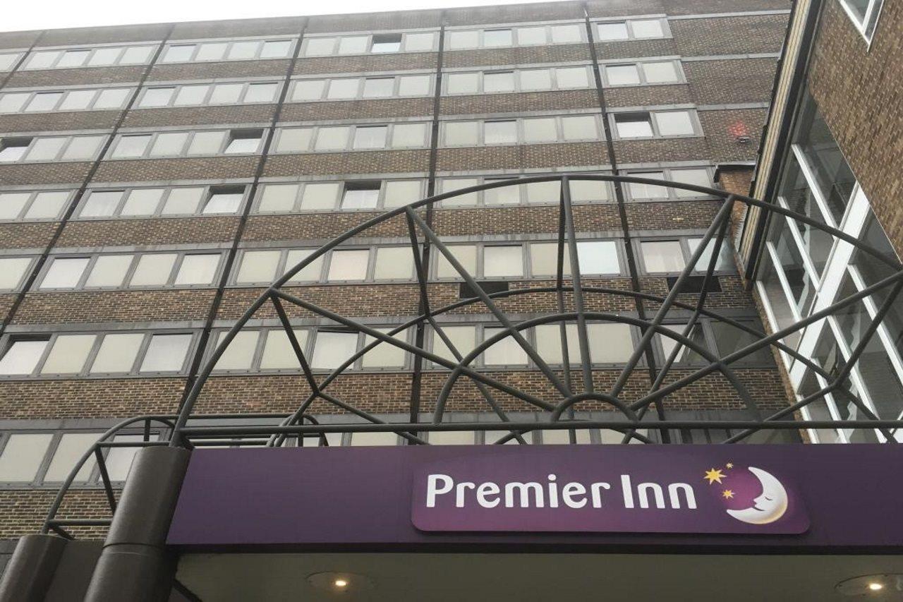 Premier Inn Brentwood Bagian luar foto