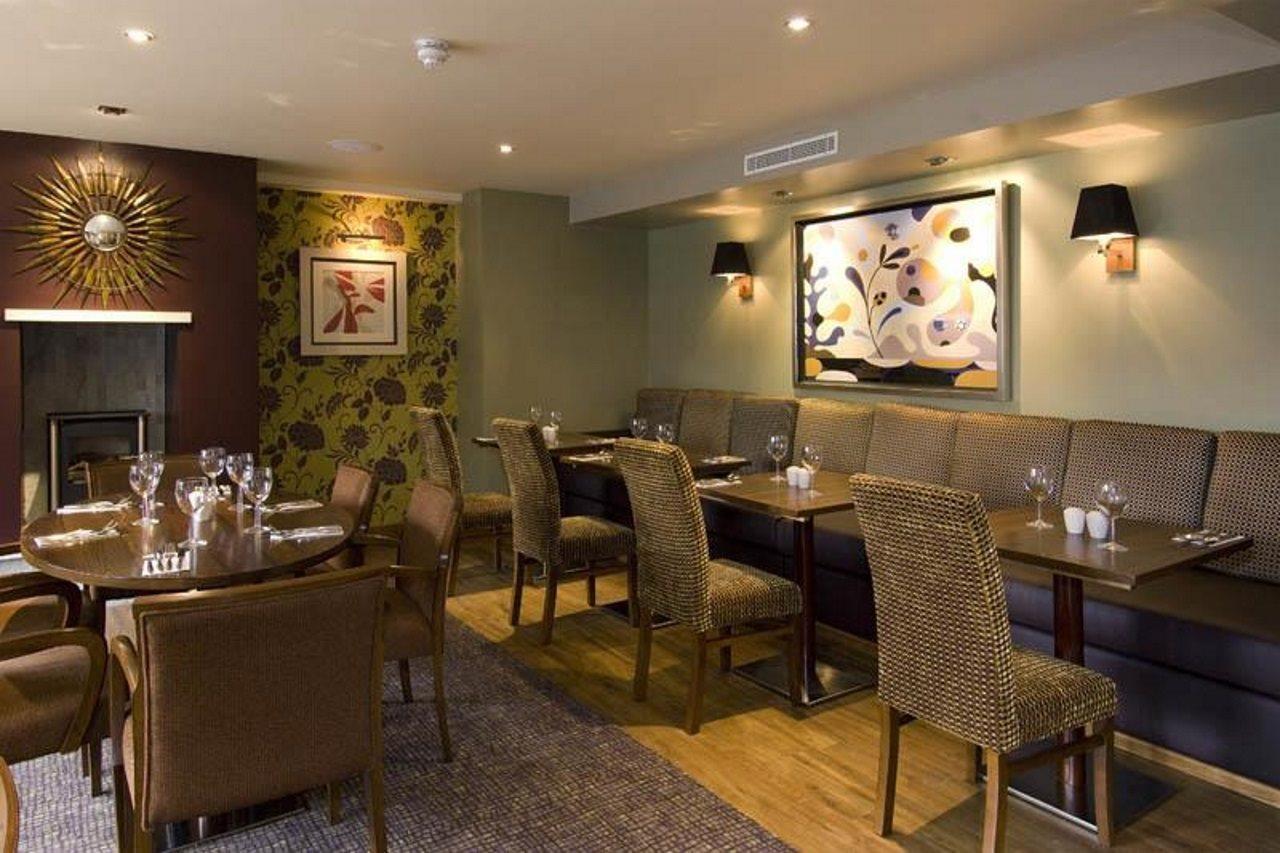 Premier Inn Brentwood Bagian luar foto