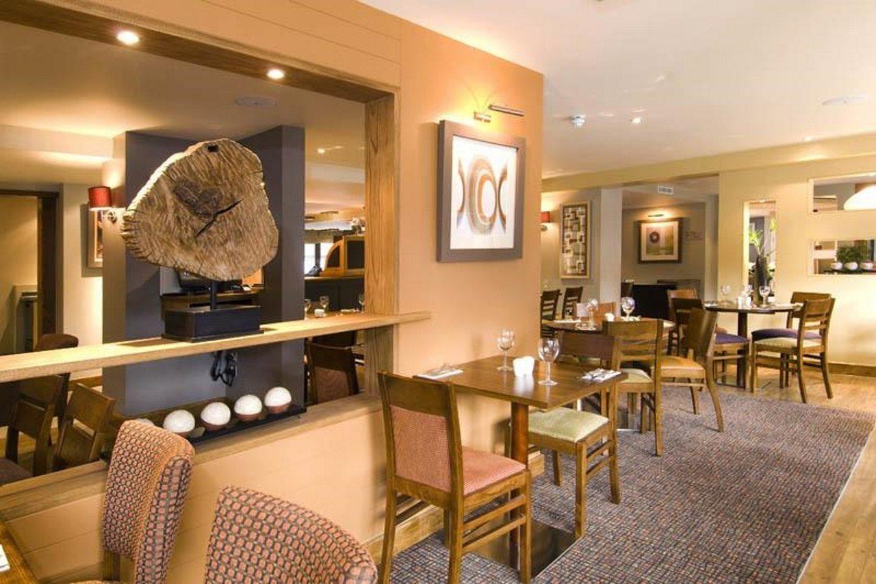 Premier Inn Brentwood Bagian luar foto