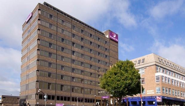 Premier Inn Brentwood Bagian luar foto